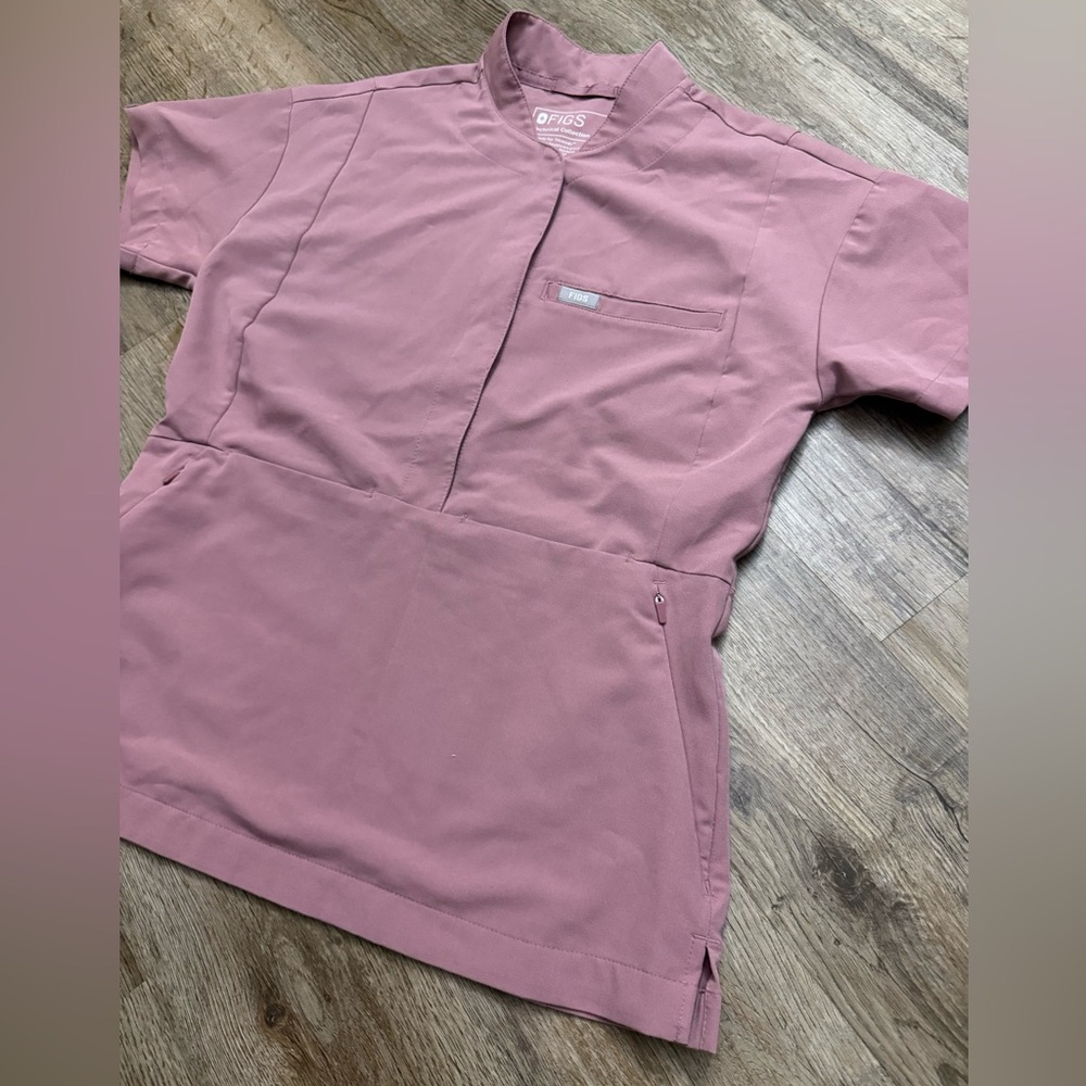Figs • Mineral Mauve Tunis Scrub Top - Picture 14 of 15